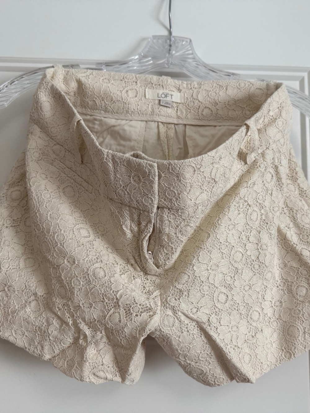 LOFT Cream Lace Shorts - Picture 1 of 3
